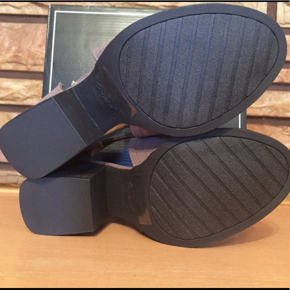 NIB faux leather taupe and lilac buckled booties 7 -7.5 - Picture 7 of 7